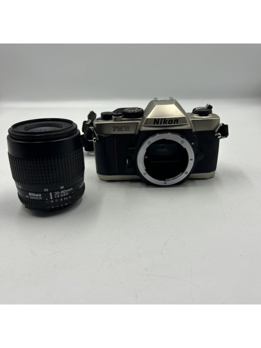 Nikon FM10 35mm SLR Film Camera with lens Untested✅